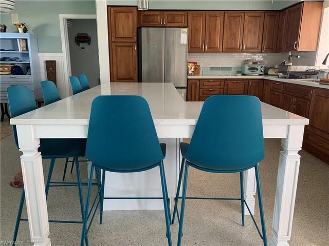 864 SE 41st ST, Cape Coral, FL 33904