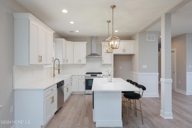 2105 1st Avenue, Toms River, NJ 08753