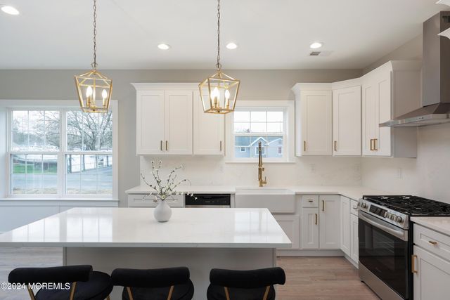 2105 1st Avenue, Toms River, NJ 08753