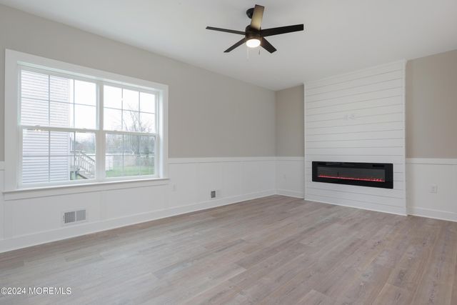 2105 1st Avenue, Toms River, NJ 08753