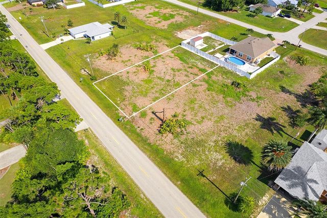 614 JACARANDA PARKWAY E, Cape Coral, FL 33909