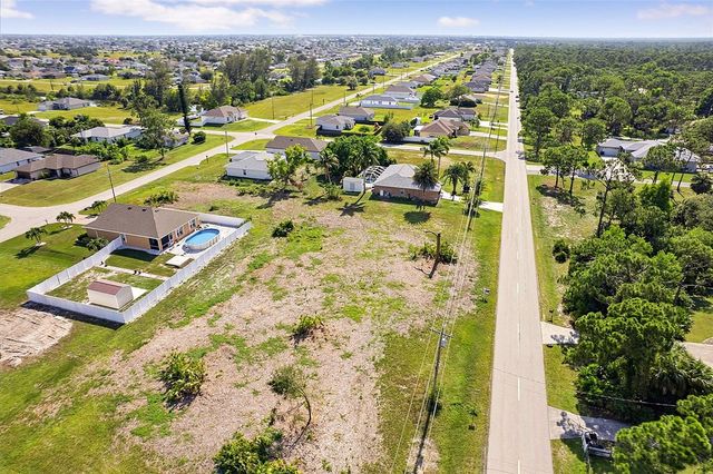 614 JACARANDA PARKWAY E, Cape Coral, FL 33909