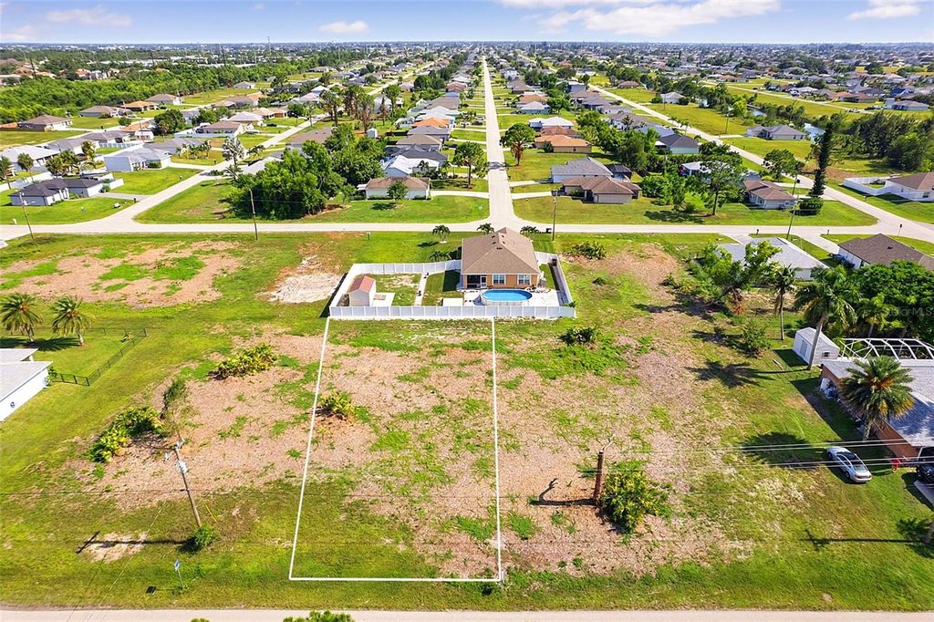 614 JACARANDA PARKWAY E, Cape Coral, FL 33909