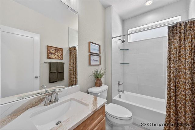 3939 DIXON DR, Cheyenne, WY 82009