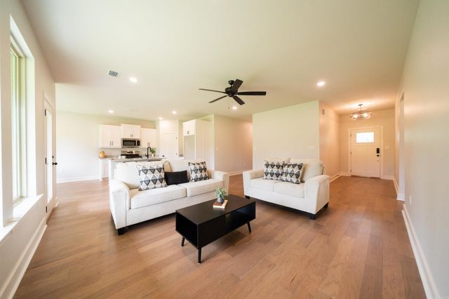 11224 N Shackleford Road, Little Rock, AR 72211
