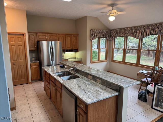 131 Barrington Court, Elyria, OH 44035