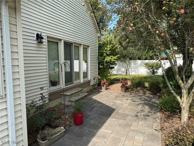 131 Barrington Court, Elyria, OH 44035