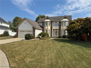 131 Barrington Court, Elyria, OH 44035