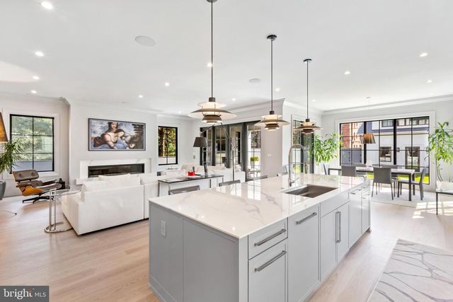 3119 38TH ST NW, Washington, DC 20016