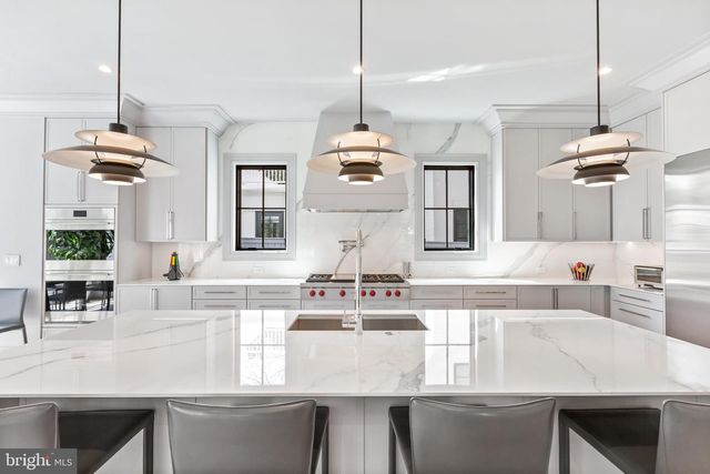 3119 38TH ST NW, Washington, DC 20016