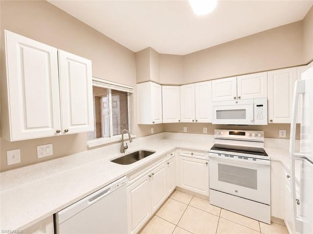 4172 Castilla CIR 201, Fort Myers, FL 33916