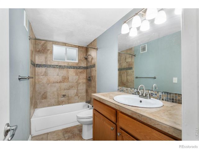 44 Dartmouth Circle, Longmont, CO 80503
