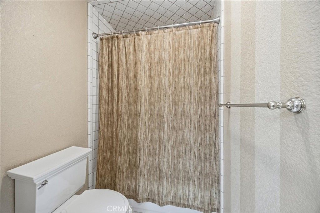 Image 38 of property listing at 8706 Dalby Court, Bakersfield, CA 93313
