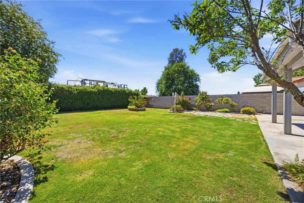 Image 50 of property listing at 8706 Dalby Court, Bakersfield, CA 93313