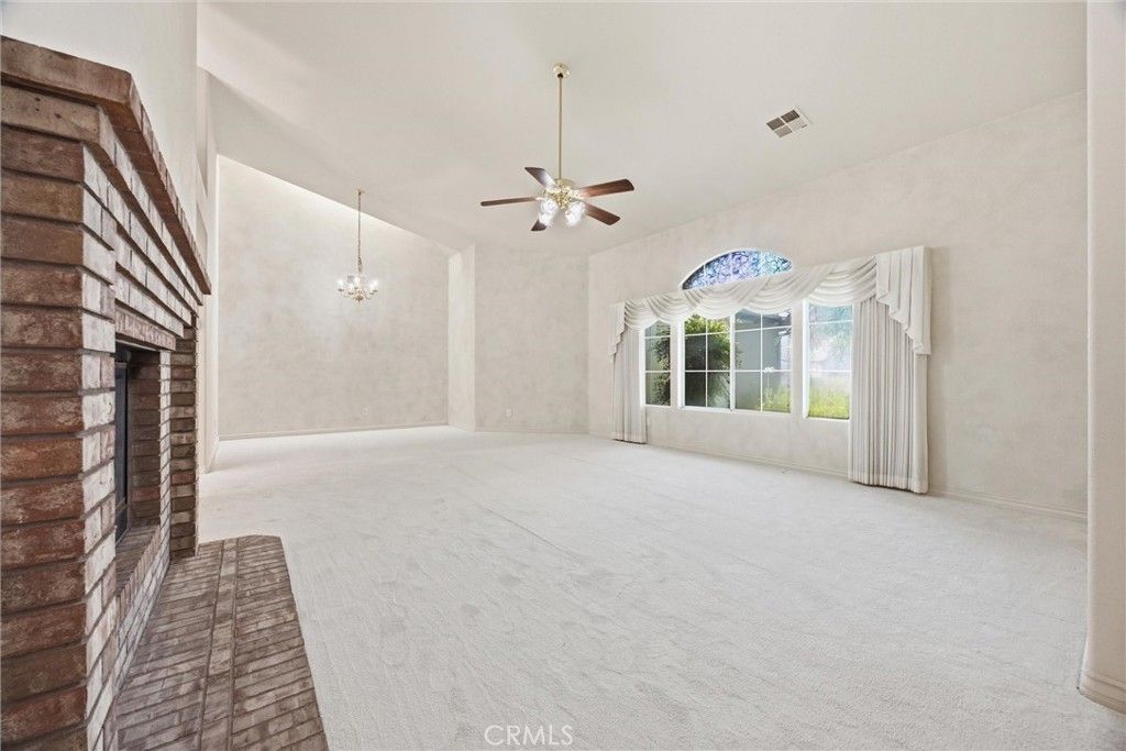 Image 6 of property listing at 8706 Dalby Court, Bakersfield, CA 93313