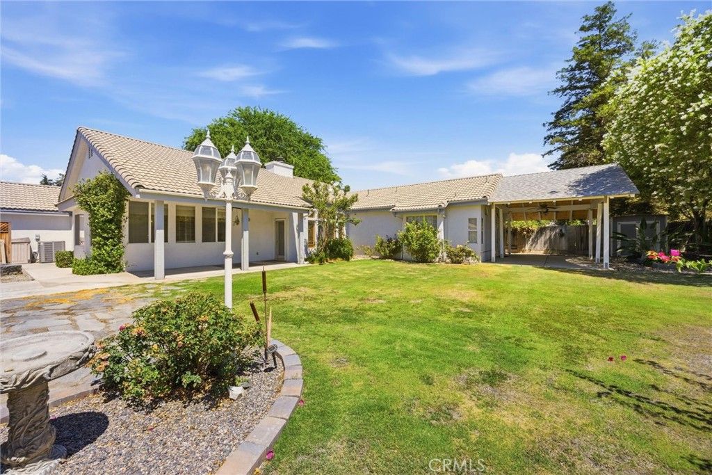 Image 60 of property listing at 8706 Dalby Court, Bakersfield, CA 93313