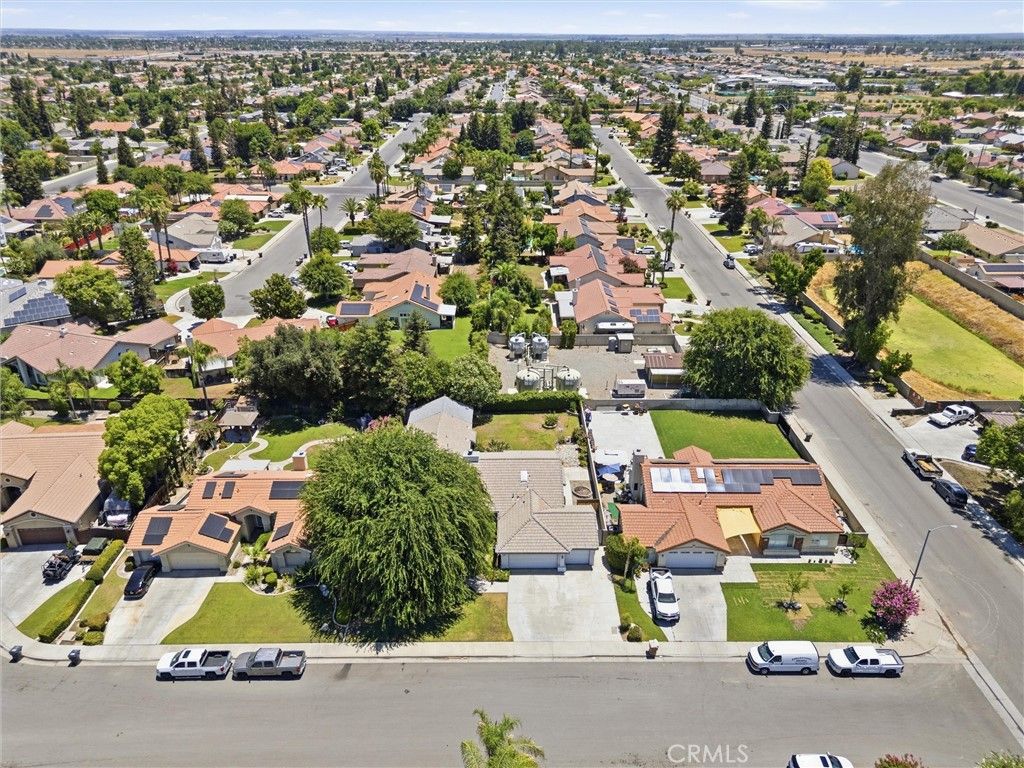 Image 64 of property listing at 8706 Dalby Court, Bakersfield, CA 93313