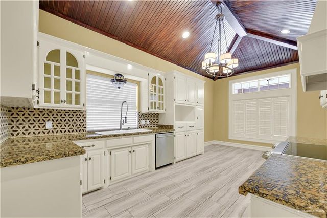 621 Avocet Avenue, Mcallen, TX 78504