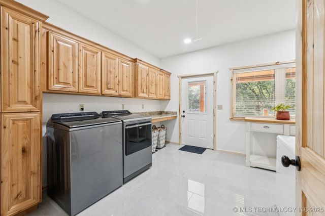 10080 E 420 Road, Strang, OK 74367