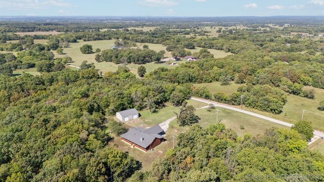 10080 E 420 Road, Strang, OK 74367