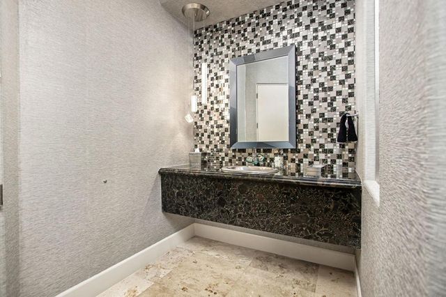 7 Mirada Circle, Rancho Mirage, CA 92270