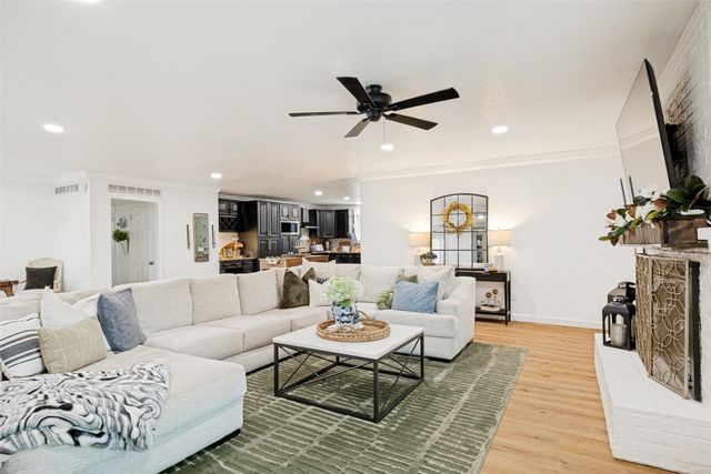 207 Rockbrook Drive, Rockwall, TX 75087
