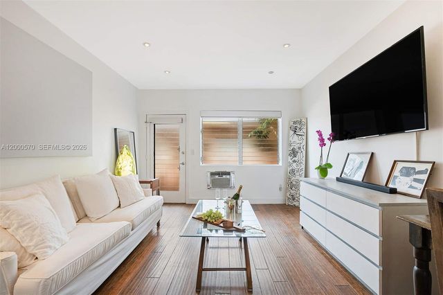 1050 Pennsylvania Ave 29, Miami Beach, FL 33139