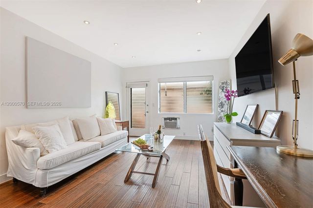 1050 Pennsylvania Ave 29, Miami Beach, FL 33139