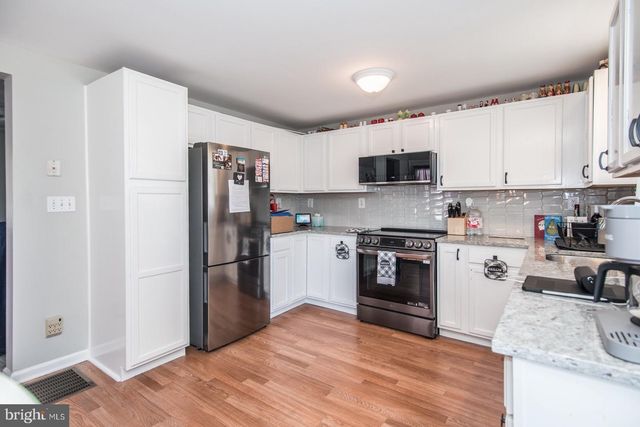 10 JERRYS AVE, Clayton, NJ 08312