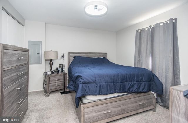 10 JERRYS AVE, Clayton, NJ 08312