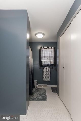 10 JERRYS AVE, Clayton, NJ 08312
