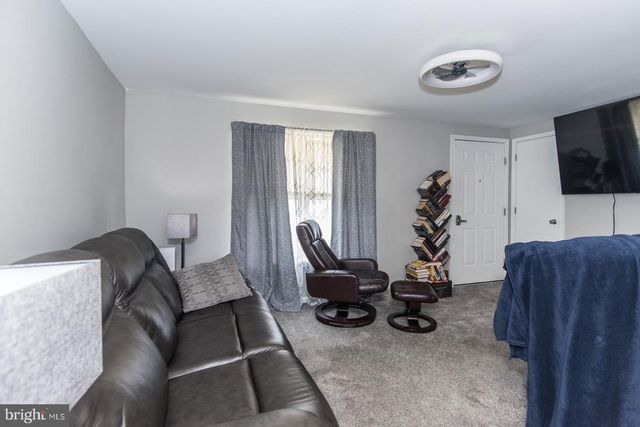 10 JERRYS AVE, Clayton, NJ 08312