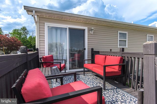10 JERRYS AVE, Clayton, NJ 08312