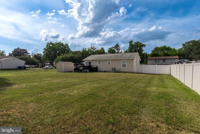 10 JERRYS AVE, Clayton, NJ 08312