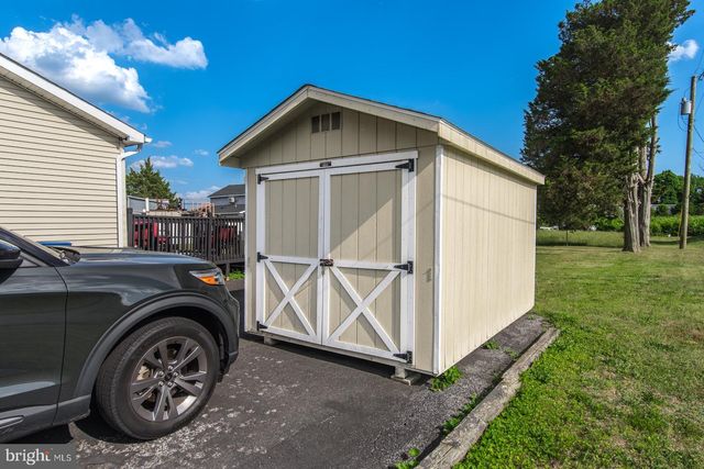 10 JERRYS AVE, Clayton, NJ 08312