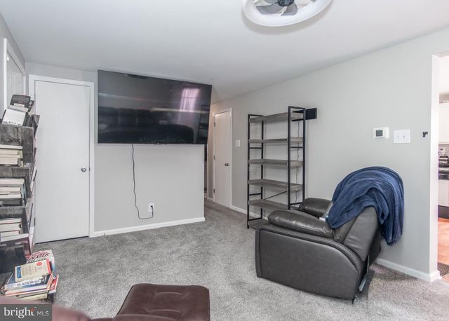 10 JERRYS AVE, Clayton, NJ 08312