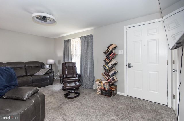 10 JERRYS AVE, Clayton, NJ 08312