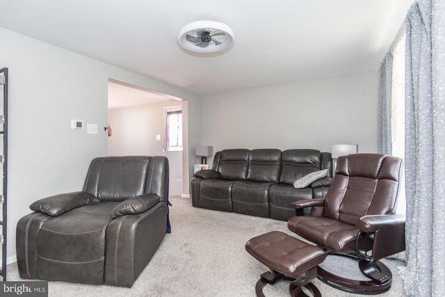 10 JERRYS AVE, Clayton, NJ 08312