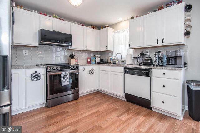 10 JERRYS AVE, Clayton, NJ 08312