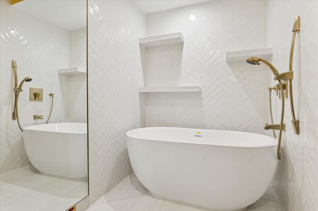 101 Westcott Street 1004, Houston, TX 77007