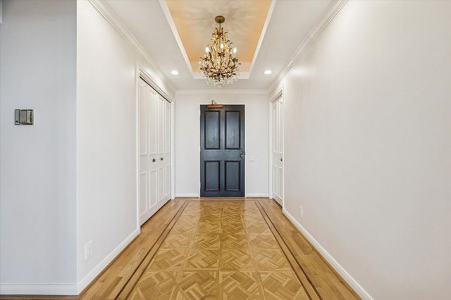 101 Westcott Street 1004, Houston, TX 77007