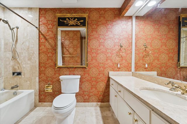 101 Westcott Street 1004, Houston, TX 77007