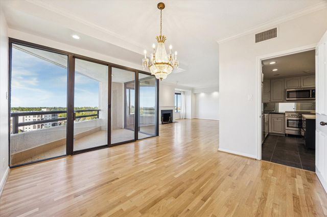 101 Westcott Street 1004, Houston, TX 77007