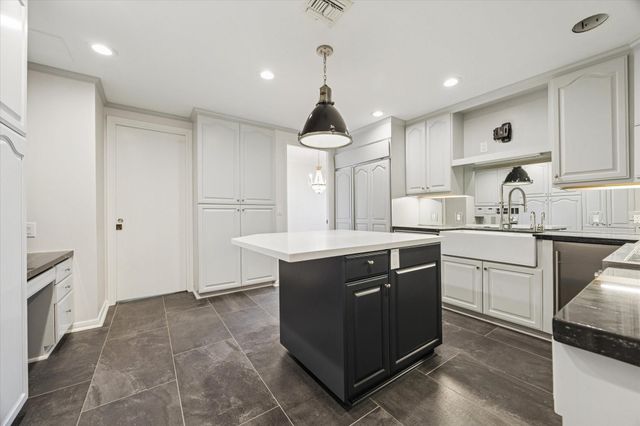 101 Westcott Street 1004, Houston, TX 77007