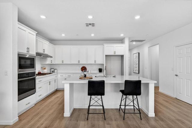 102 Bixby Ct, Lincoln, CA 95648