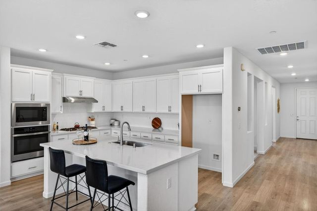 102 Bixby Ct, Lincoln, CA 95648