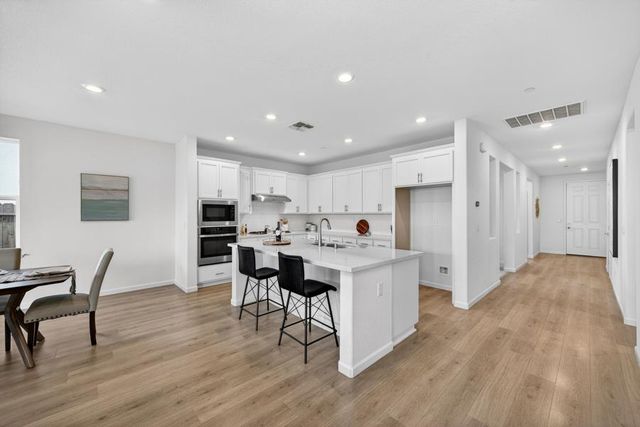 102 Bixby Ct, Lincoln, CA 95648