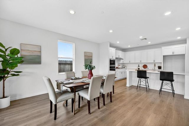 102 Bixby Ct, Lincoln, CA 95648