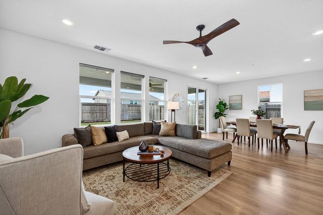 102 Bixby Ct, Lincoln, CA 95648