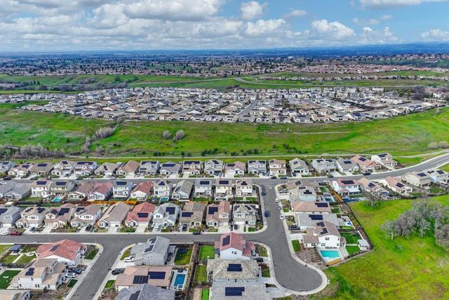 102 Bixby Ct, Lincoln, CA 95648